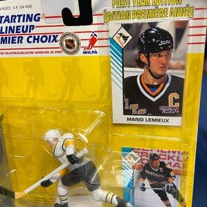 Vintage Mario Lemieux Penguins French Starting Lineup 1St Edition Figure & Cards